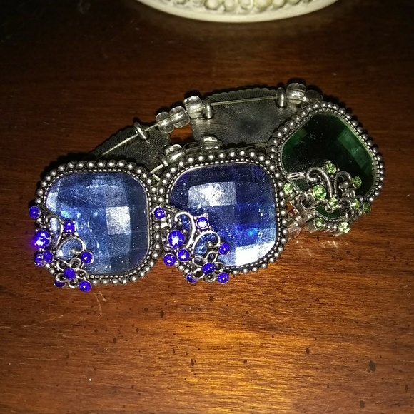 Bundle 2 for $15! Beautiful Jewelry Set! - Picture 4 of 5